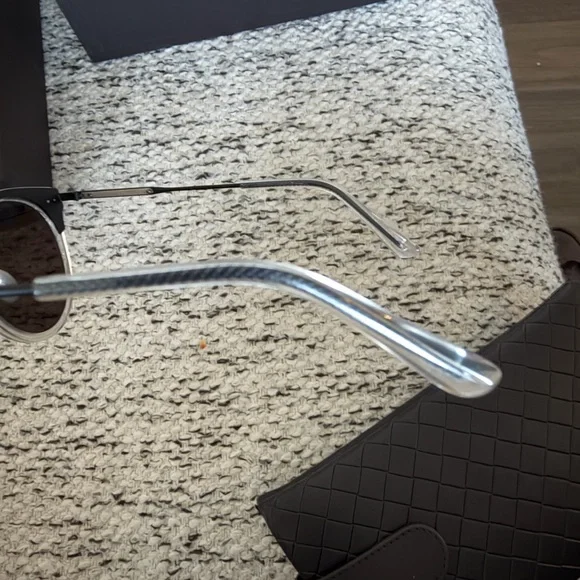 Bottega Veneta Gray Sunglasses - Picture 11 of 16